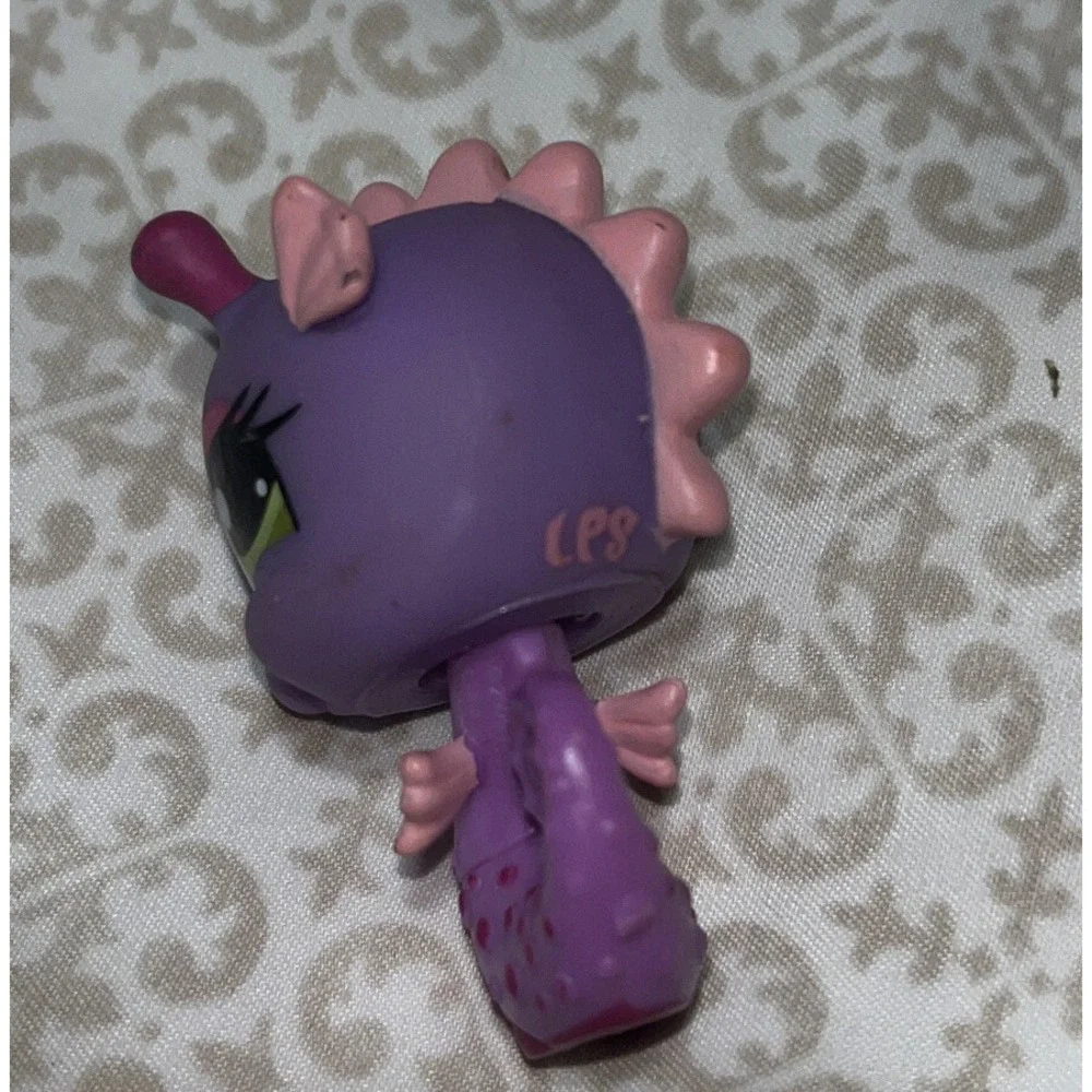 Littlest Pet Shop Authentic # 1314 Purple Pink Seahorse Green Eyes LPS sticker